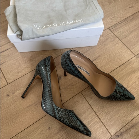 Manolo Blahnik BB 105 Blue/Black Leather Heels - Picture 6 of 9